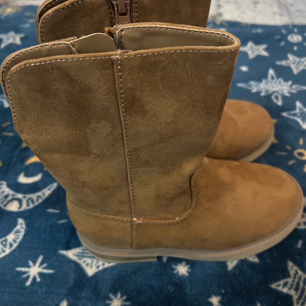 Great Condition Girls size 10 Cat and Jack Boots